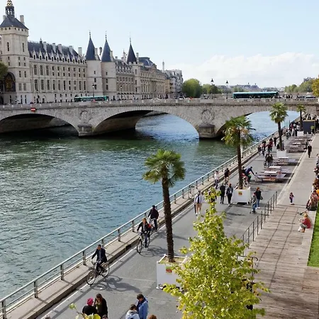 50m2 Rue Rambuteau/pompidou/marais/hotel De Apartment