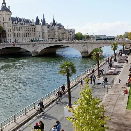 50m2 Rue Rambuteau/pompidou/marais/hotel De Daire
